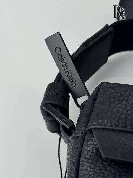 Чоловіча сумка Calvin Klein Must Camera Bag LV04D3084G фото