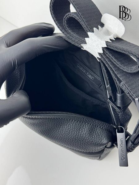 Чоловіча сумка Calvin Klein Must Camera Bag LV04D3084G фото