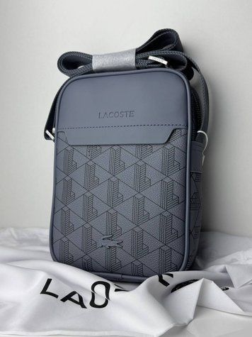 Чоловіча сумка Lacoste The Blend Monogram Camera Bag NH4410LXT22 фото