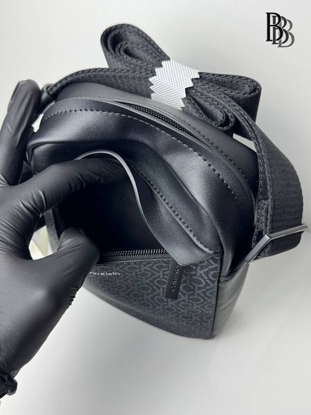 Чоловіча сумка Calvin Klein Must Mono Reporter Black 4D3089G  фото