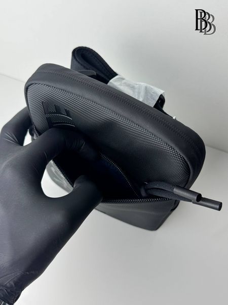 Чоловіча сумка Lacoste L.12.12 Branded Zippered Small Flat Bag NH3136PO фото