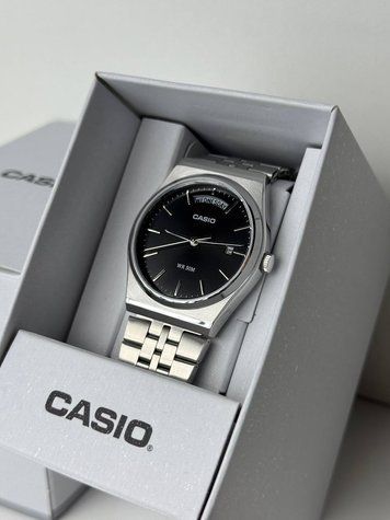Чоловічий годинник Casio MTP-B146D-1A MTP-B146D-1A фото